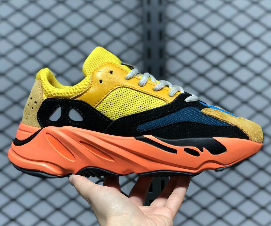 Adidas Yeezy 700